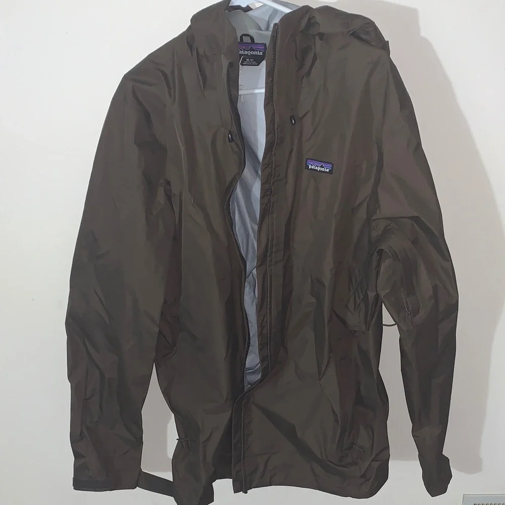 Patagonia Men's Raincoat Jacket - Picture 1 of 4